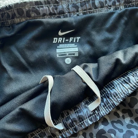 Nike Dri fit leopard grey athletic shorts - Picture 3 of 8
